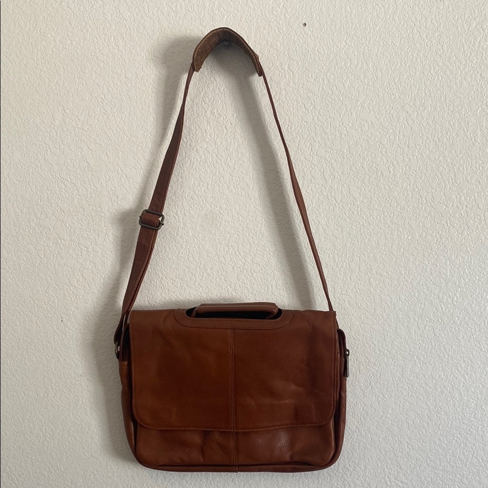 Vintage Genuine Leather Brown Messenger Bag. Made in Colombia